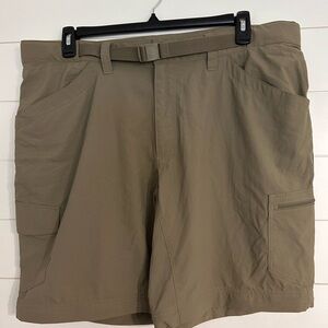 Columbia Omni Wick Men's Cargo Shorts Size 40W 30L